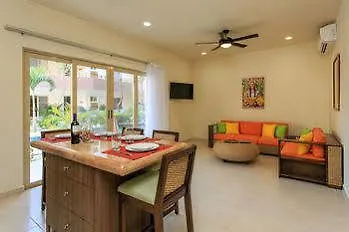 Hotel Condos Perfectly Situated Between The Beach & Tulum Town By Stella Rentals